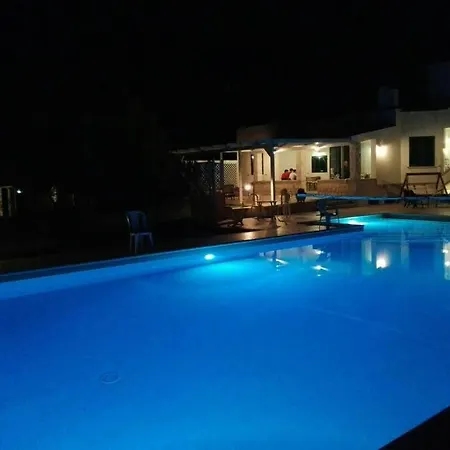 Casa Nel Con Giardino E Piscina Privata Villa